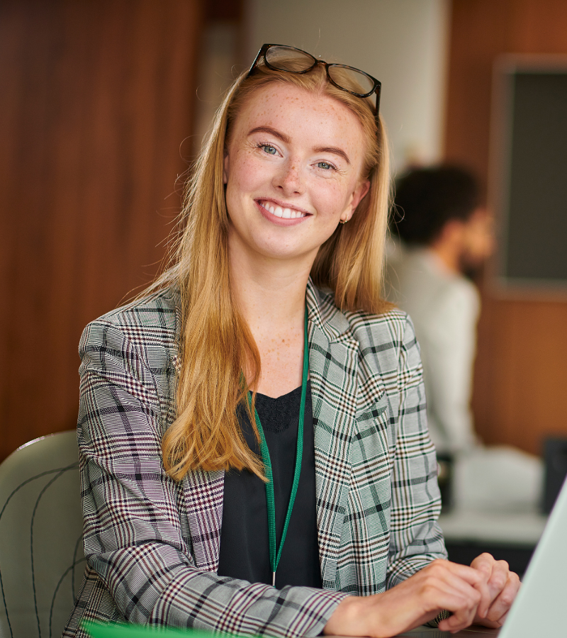 Réaffectation (1) Gestionnaire discutant avec un employé de sa réaffectation lors d’une restructuration.